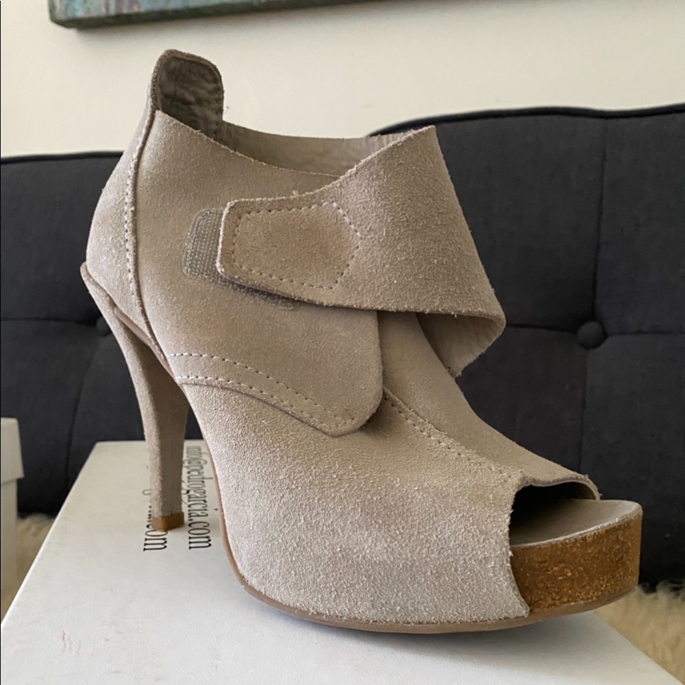 Pedro Garcia Yarcli  Grey Suede Heel PRICE IS FIRM!!!